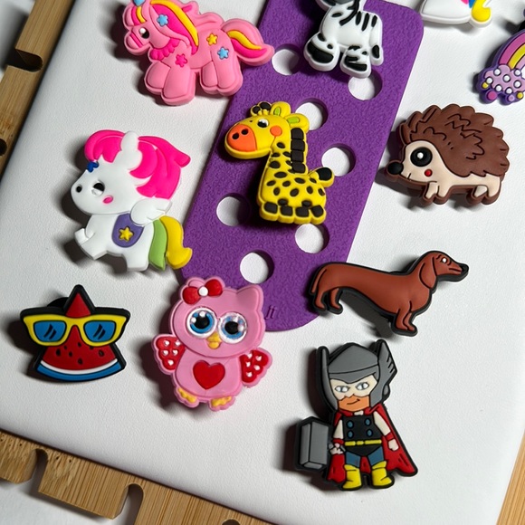 Croc Charms Cartoon Selection - #130 - Picture 2 of 3